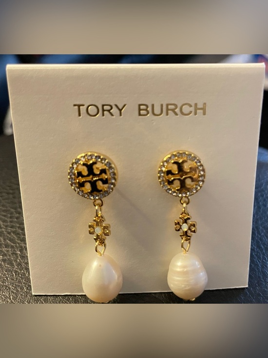 Tory Burch Jewelry - Tory Burch Gold and Cream Pearl Drop Earrings